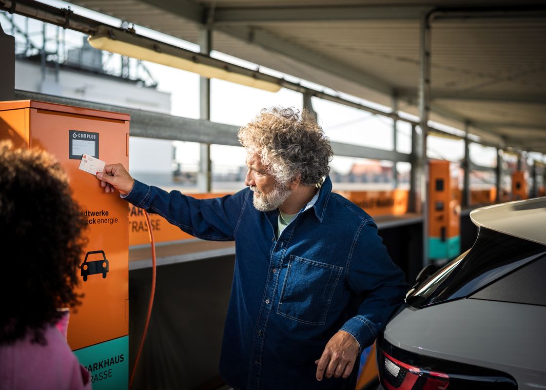 E-Autos einfach an öffentlicher Ladestation laden